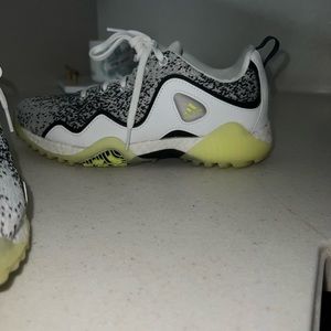 Women’s golf shoes